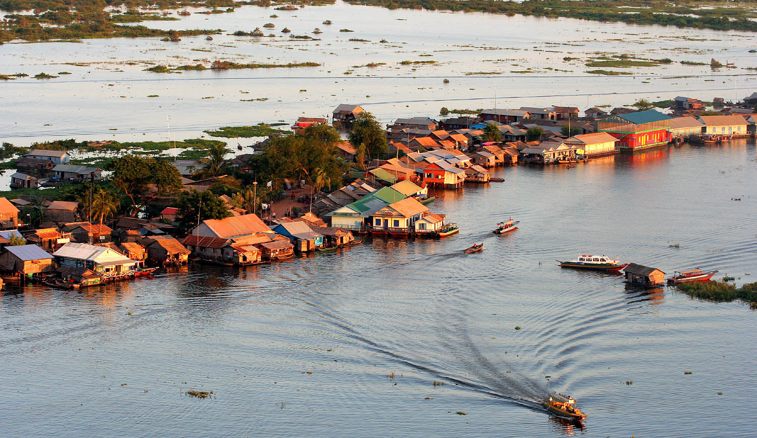 Begin your safe travel day with Tonle Sap’s tranquil ambiance